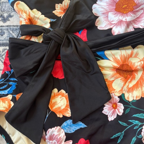 Dreamsuit By Miracle Brands Black Floral One Piece Belt Slimming Women’s 12 NWT - Picture 9 of 9